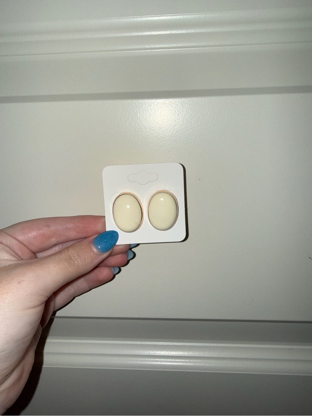 Cream Oval Statement Stud Earrings